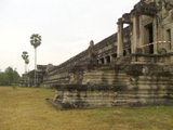 Angkor Wat: she's big