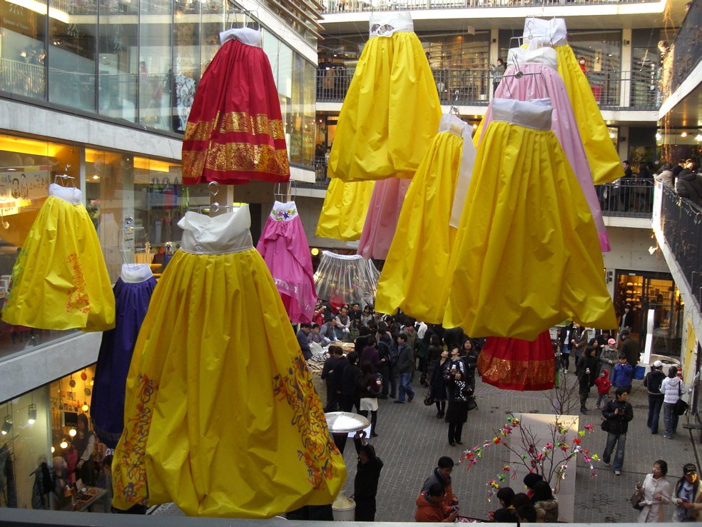 Ssamziegil, Insadong: Dresses