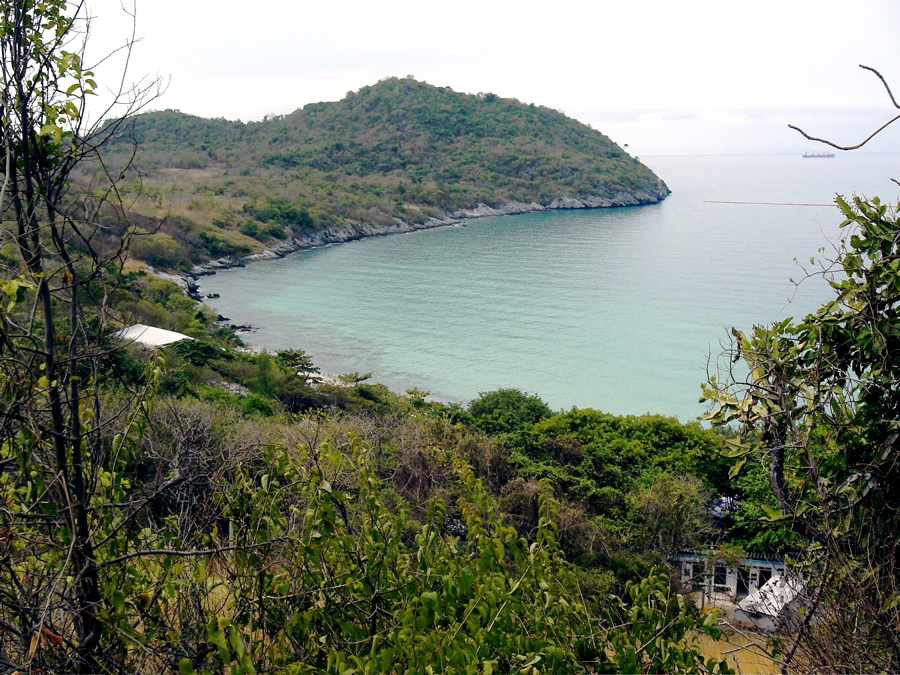 Ko Si Chang beach cove